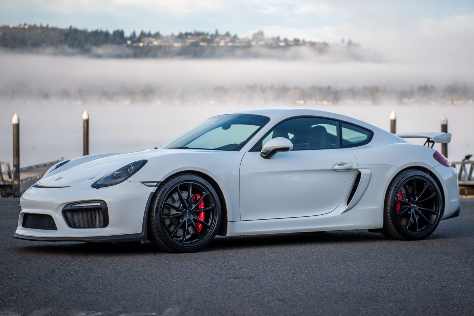 2016 Cayman GT4 photo 2