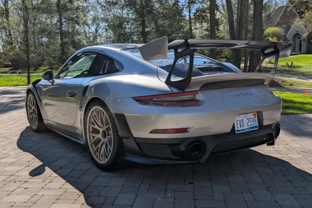 2018 911 GT2 RS photo 2