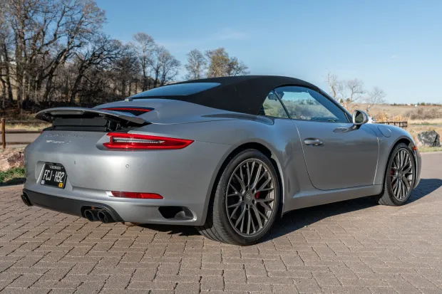 2017 911 Carrera S photo 2