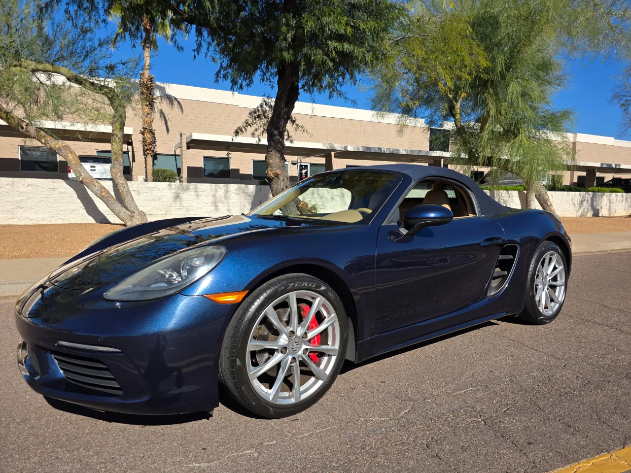 2017 718 Boxster S photo 2
