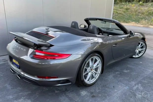 2017 911 Carrera Cabriolet photo 2