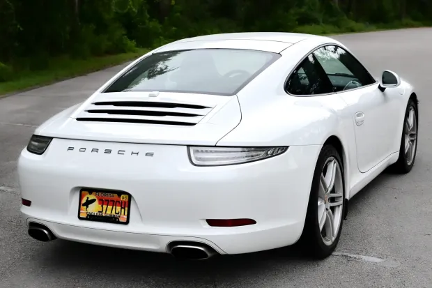 2014 911 Carrera photo 2