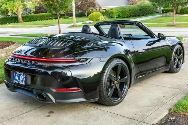 2025 911 Carrera Cabriolet photo 2