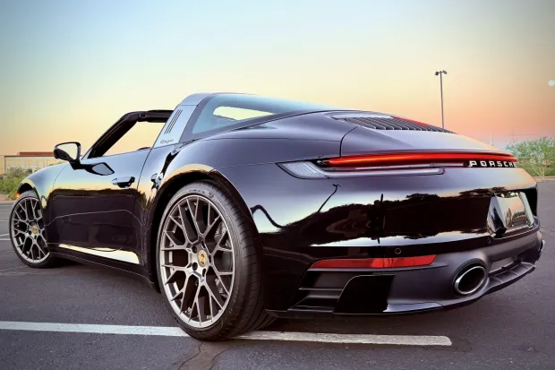 2021 911 Targa 4 photo 2