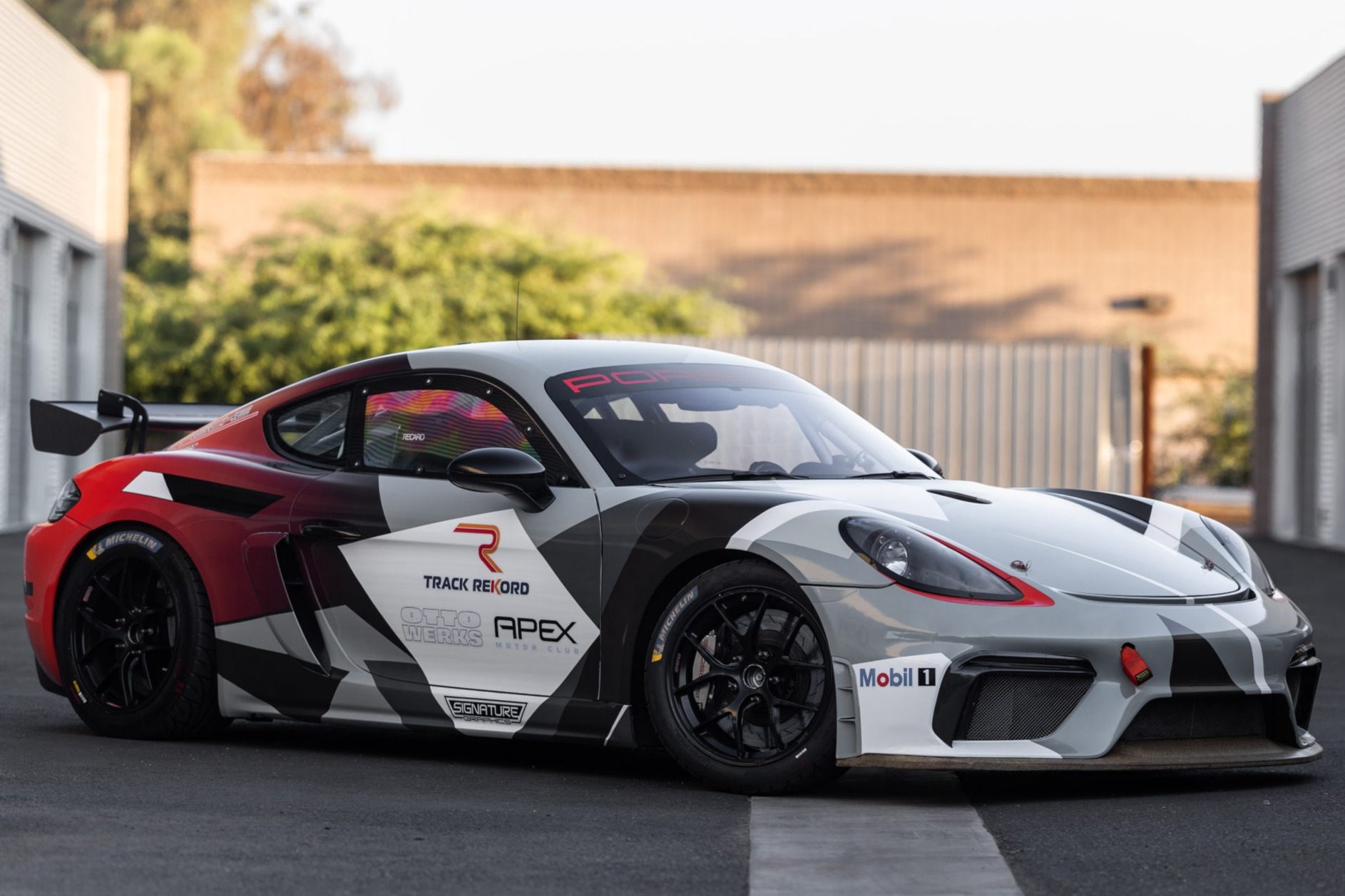 2021 718 Cayman GT4 Clubsport photo 2