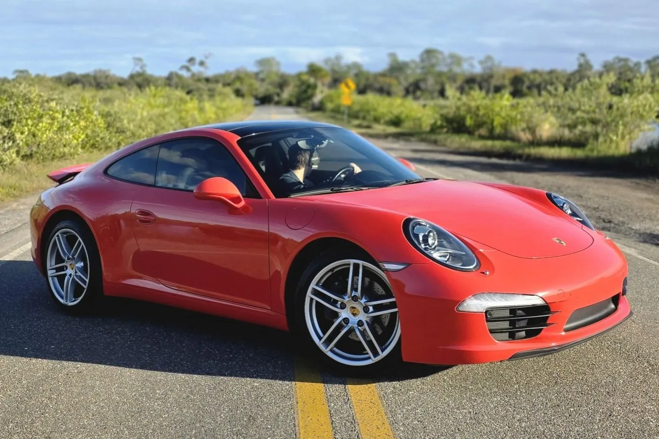 2016 Porsche 911 Carrera