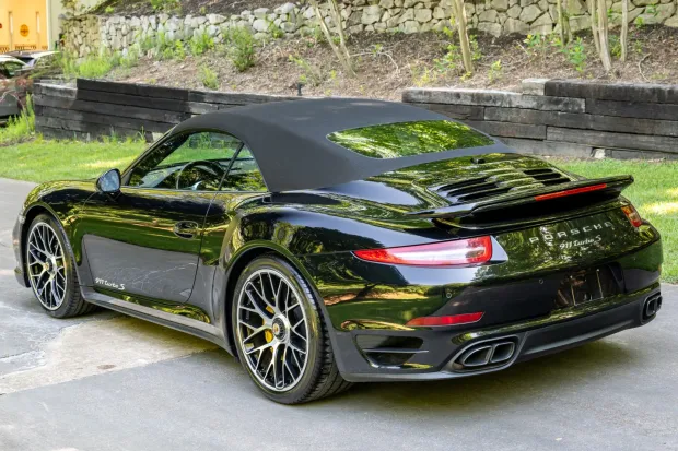 2016 911 Turbo S Cabriolet photo 2