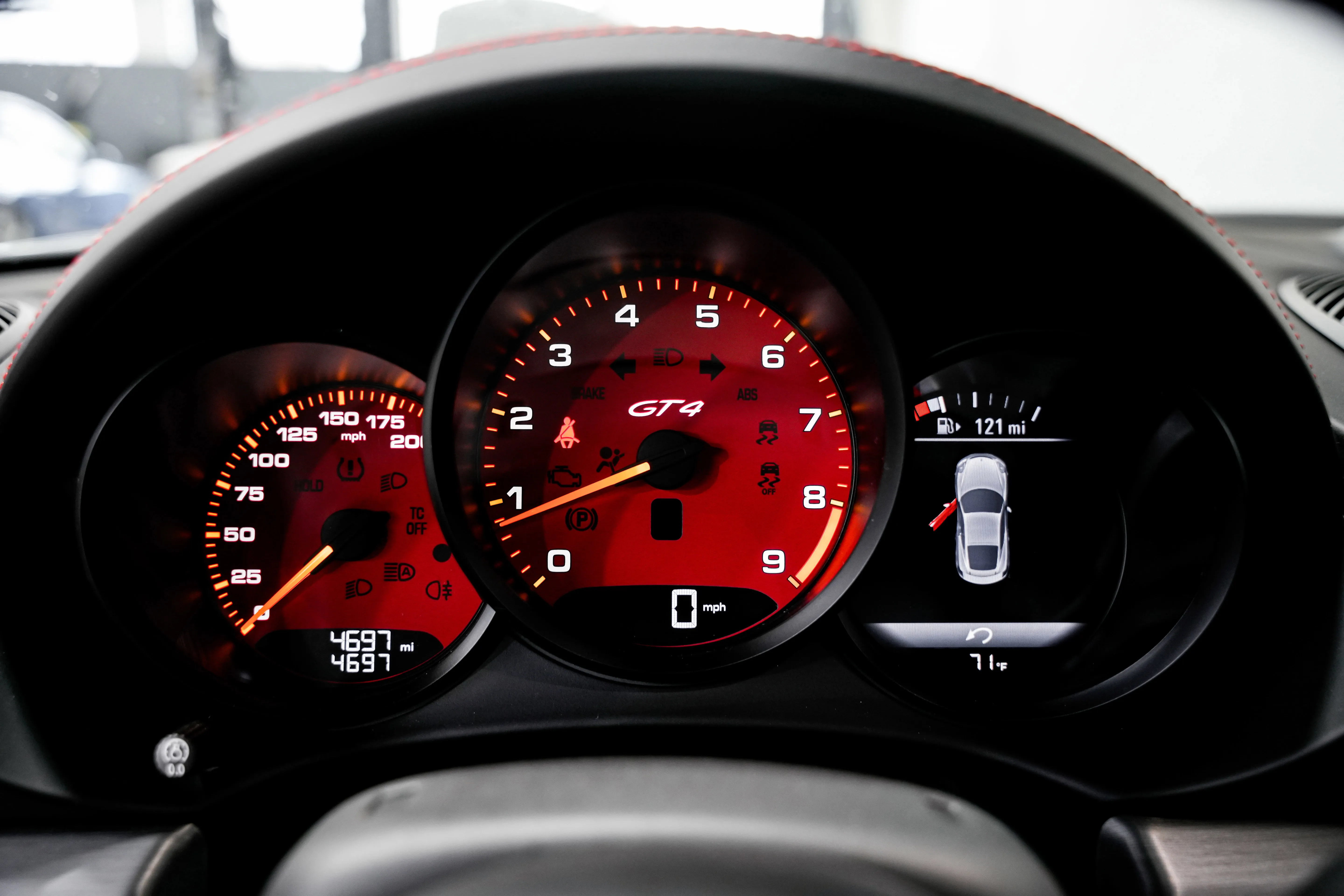 2020 718 Cayman GT4 photo 2