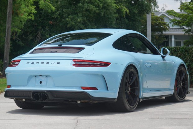 2018 911 GT3 Touring photo 2