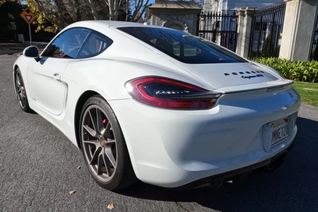 2016 Cayman S photo 2