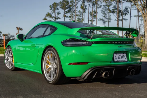 2021 718 Cayman GT4 photo 2