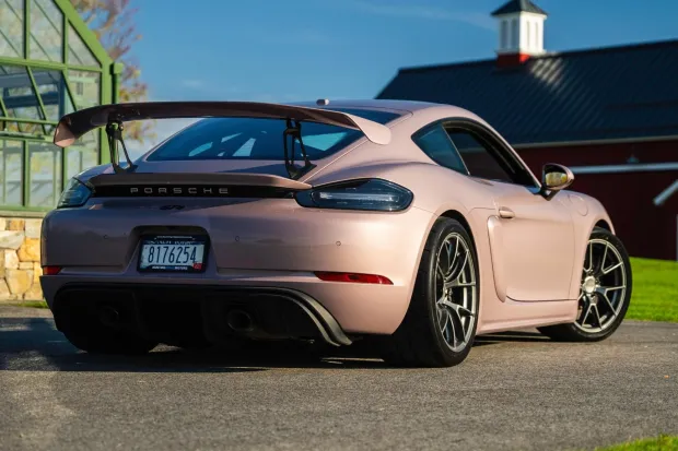 2022 718 Cayman GT4 photo 2