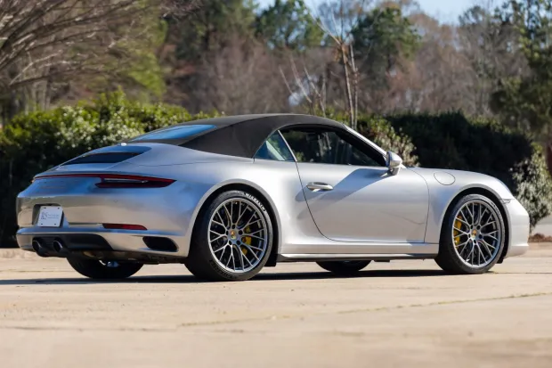 2017 911 Carrera 4S Cabriolet photo 2