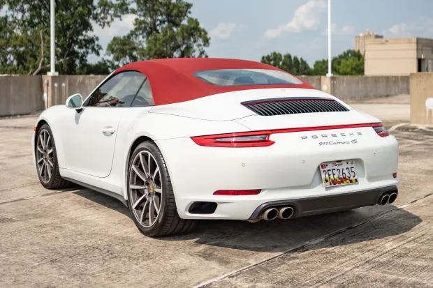 2019 911 Carrera 4S Cabriolet photo 2