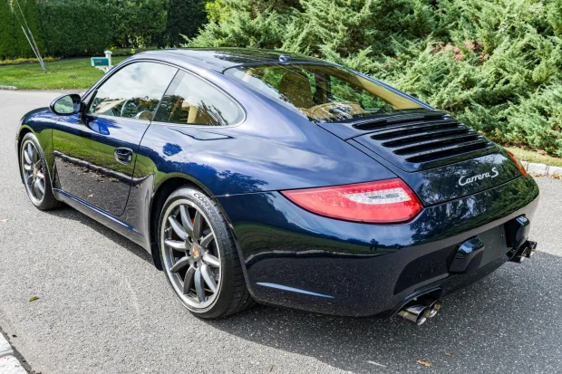 2010 911 Carrera S photo 2