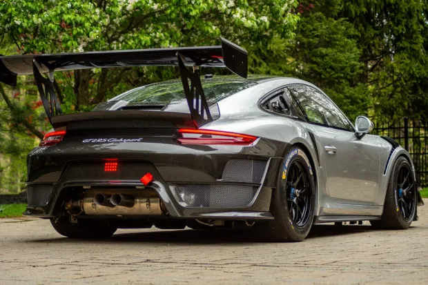 2019 911 GT2 RS photo 2