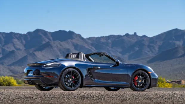 2019 718 Boxster S photo 2