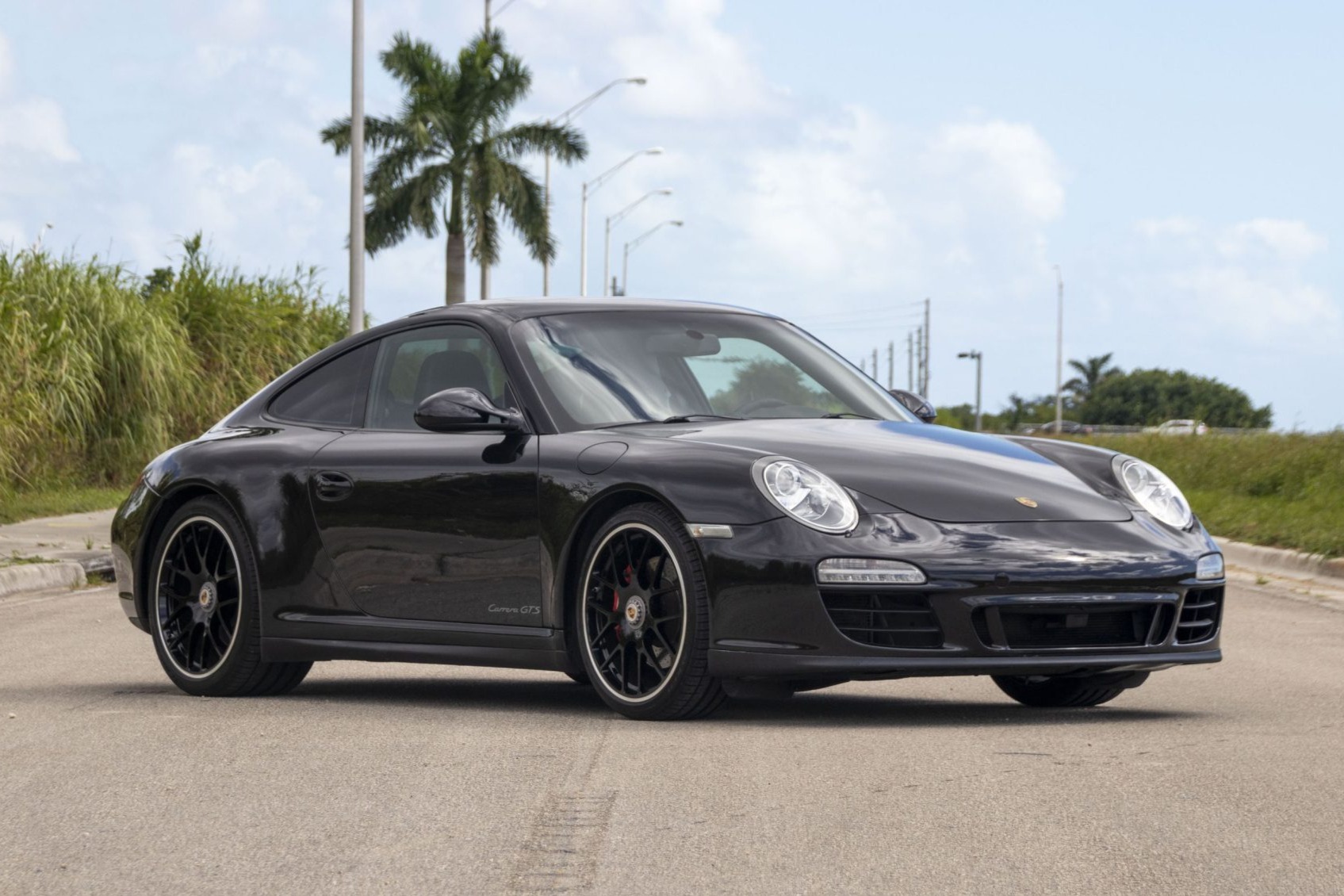 2011 911 GTS photo 2
