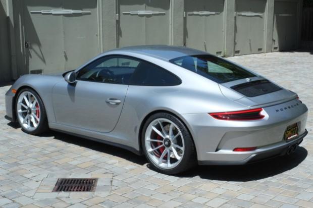 2018 911 GT3 Touring photo 2