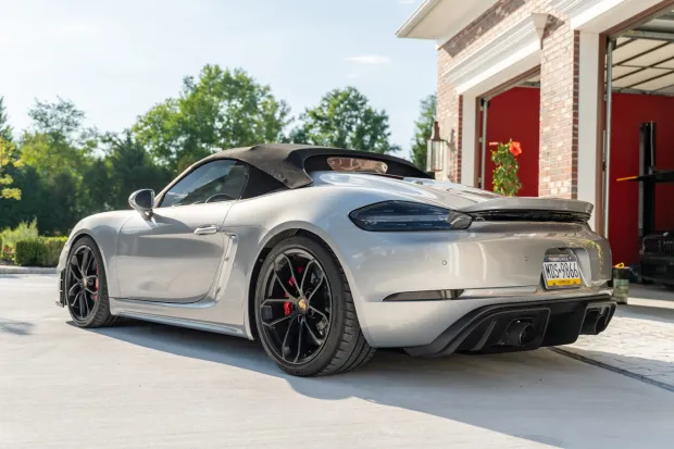 2022 718 Boxster Spyder photo 2