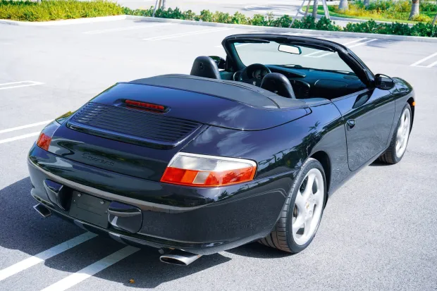 2002 911 Carrera photo 2