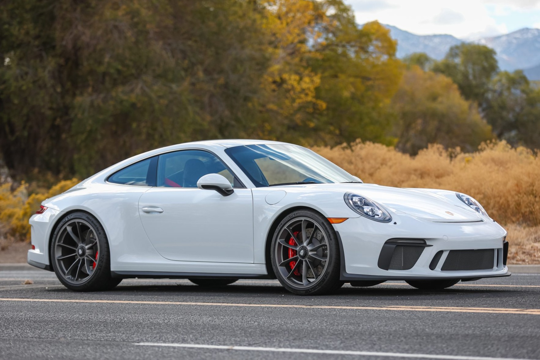 2018 911 GT3 Touring photo 2