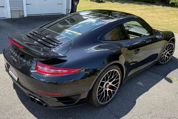 2016 911 Turbo photo 2