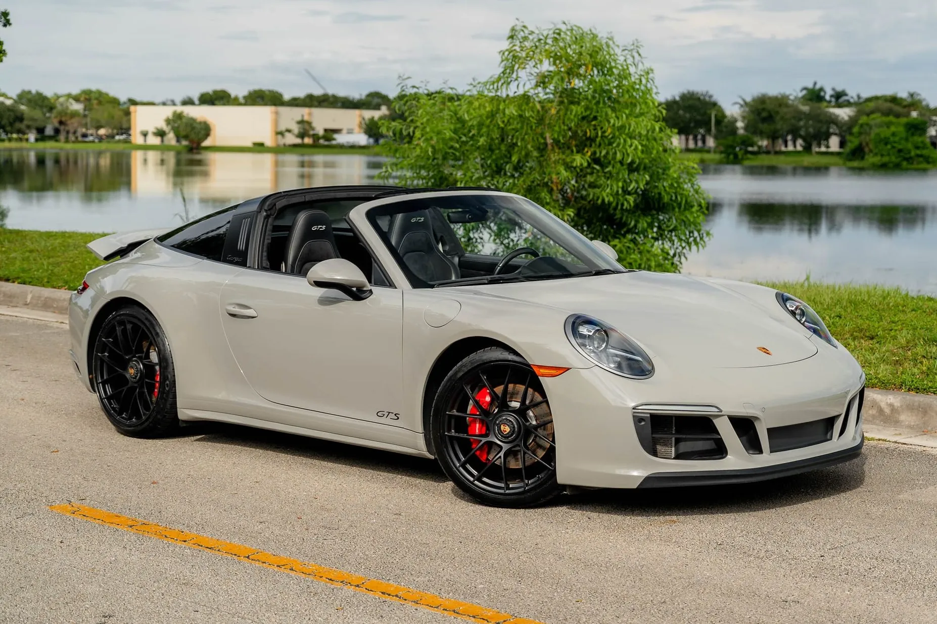 2019 Porsche 911 Targa 4 GTS