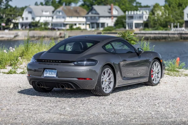 2025 718 Cayman GTS photo 2