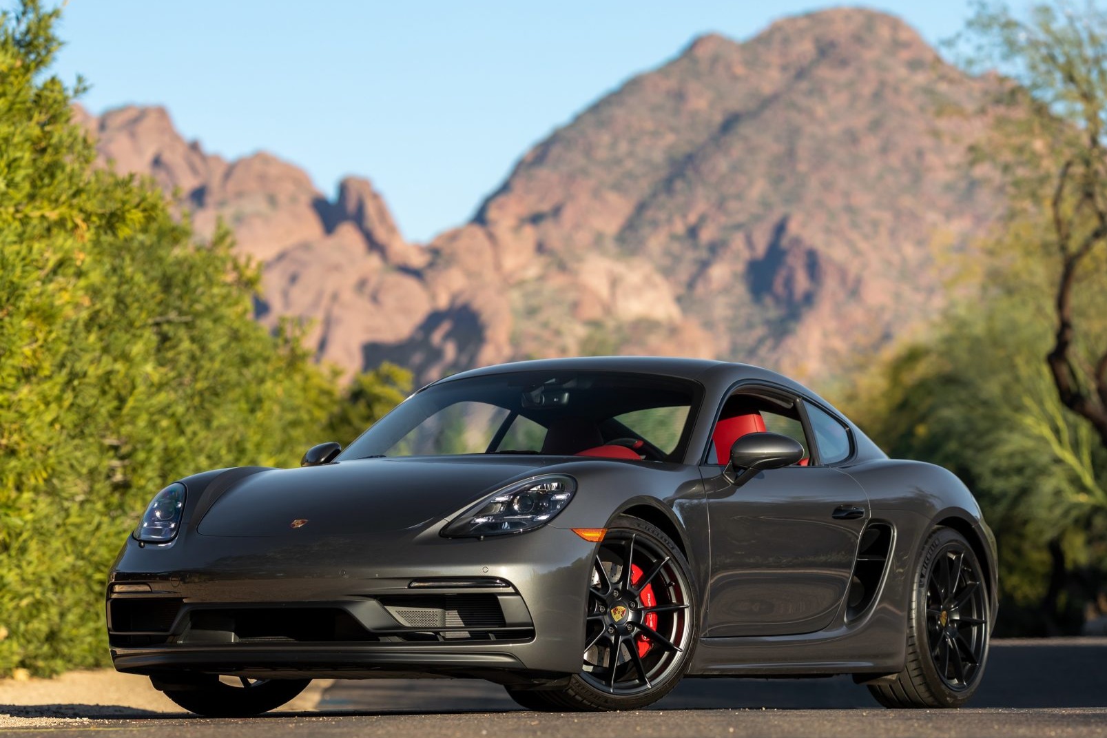 2021 718 Cayman GTS photo 2