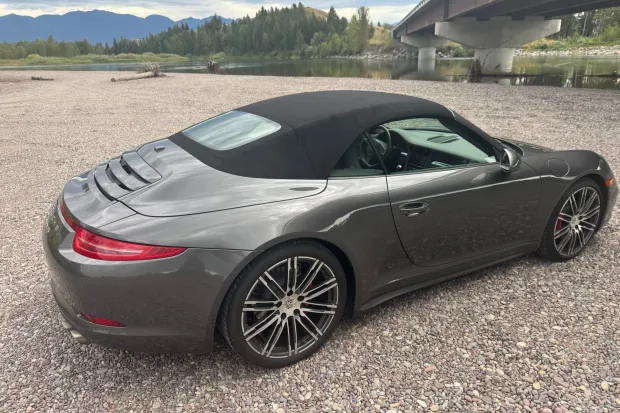 2016 911 Carrera 4S Cabriolet photo 2