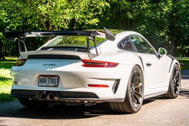 2019 911 GT3 RS photo 2