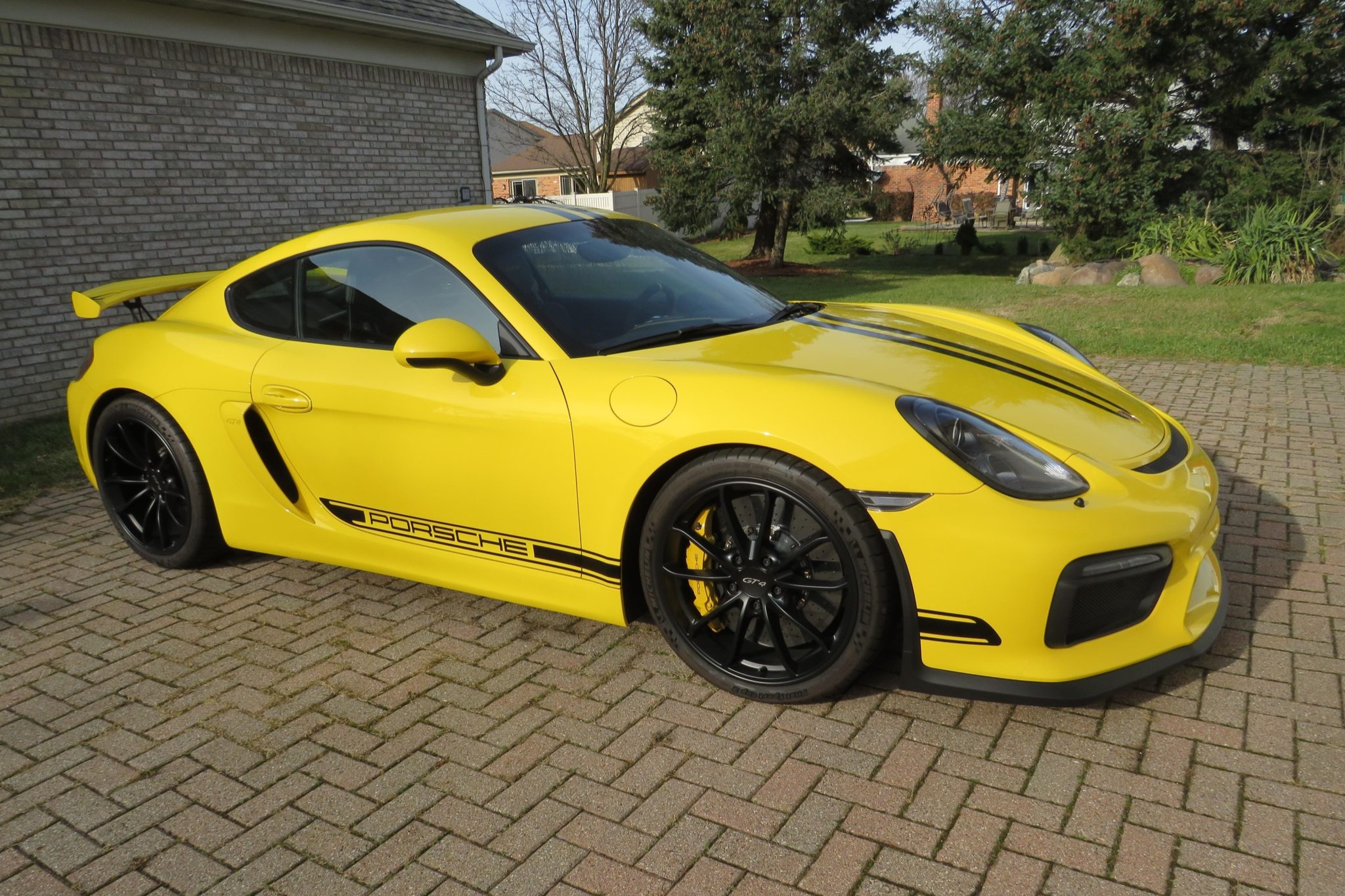 2016 Cayman GT4 photo 2