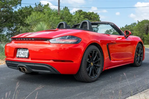 2017 718 Boxster S photo 2