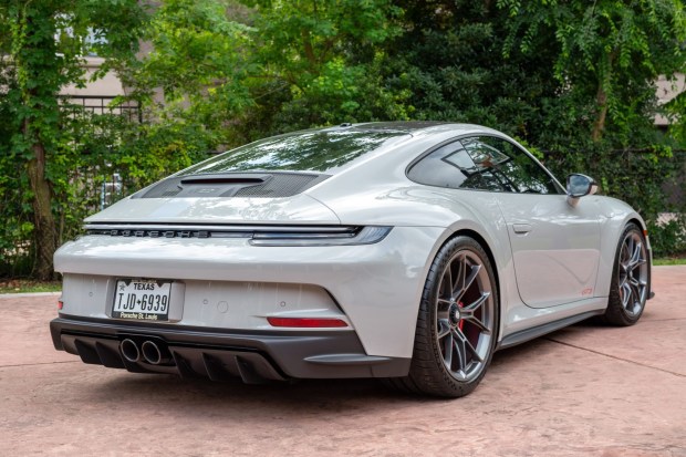 2023 911 GT3 Touring photo 2