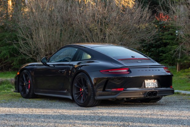 2018 911 GT3 Touring photo 2