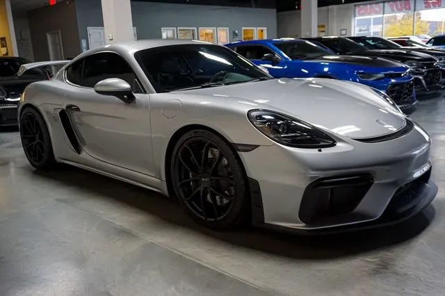 2020 718 Cayman GT4 photo 2
