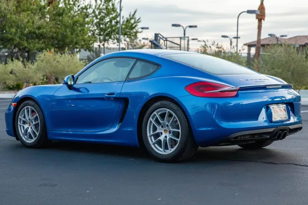 2015 Cayman Base photo 2