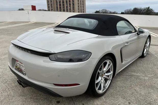 2021 718 Boxster S photo 2