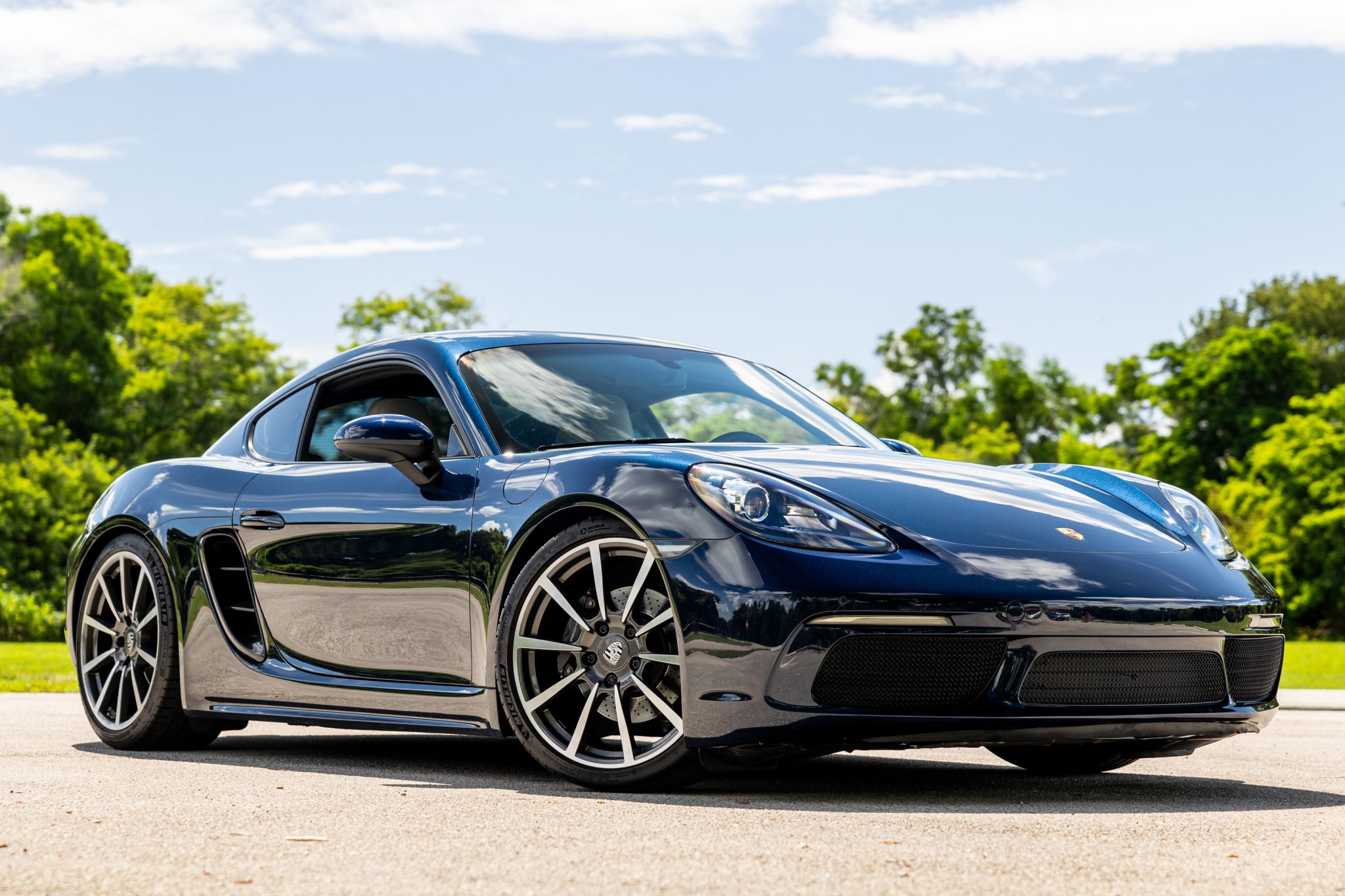 2018 718 Cayman Base photo 2