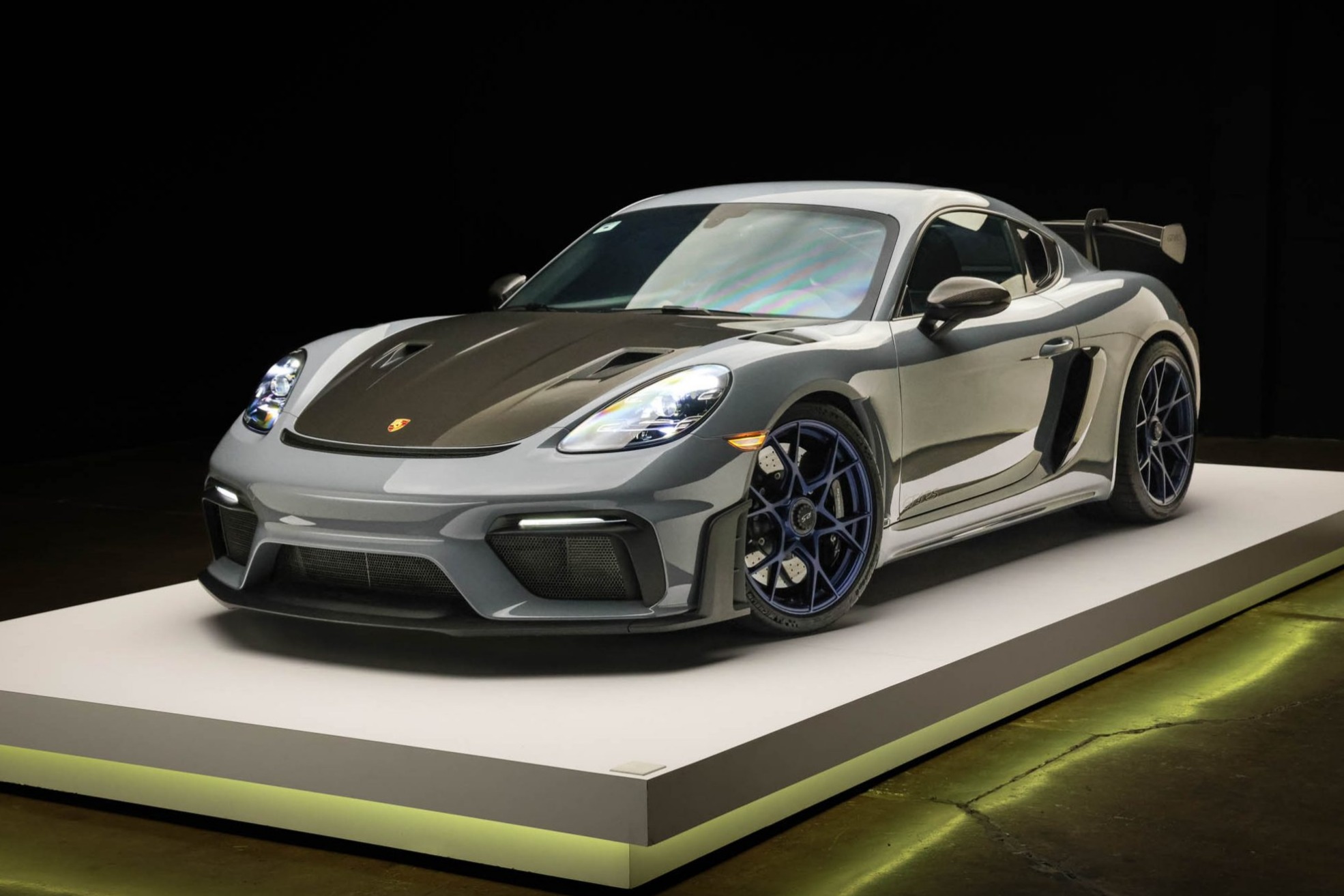 2023 718 Cayman GT4 RS photo 2