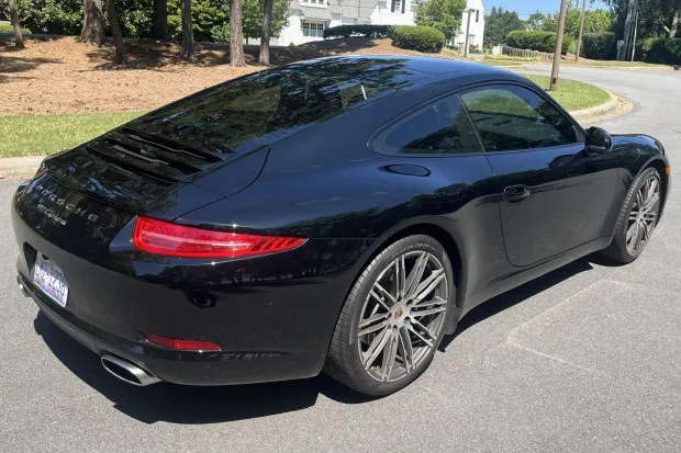 2014 911 Carrera photo 2