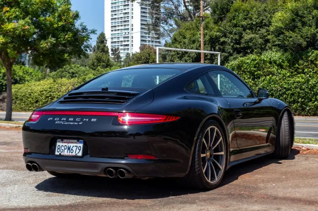 2013 911 Carrera 4 photo 2