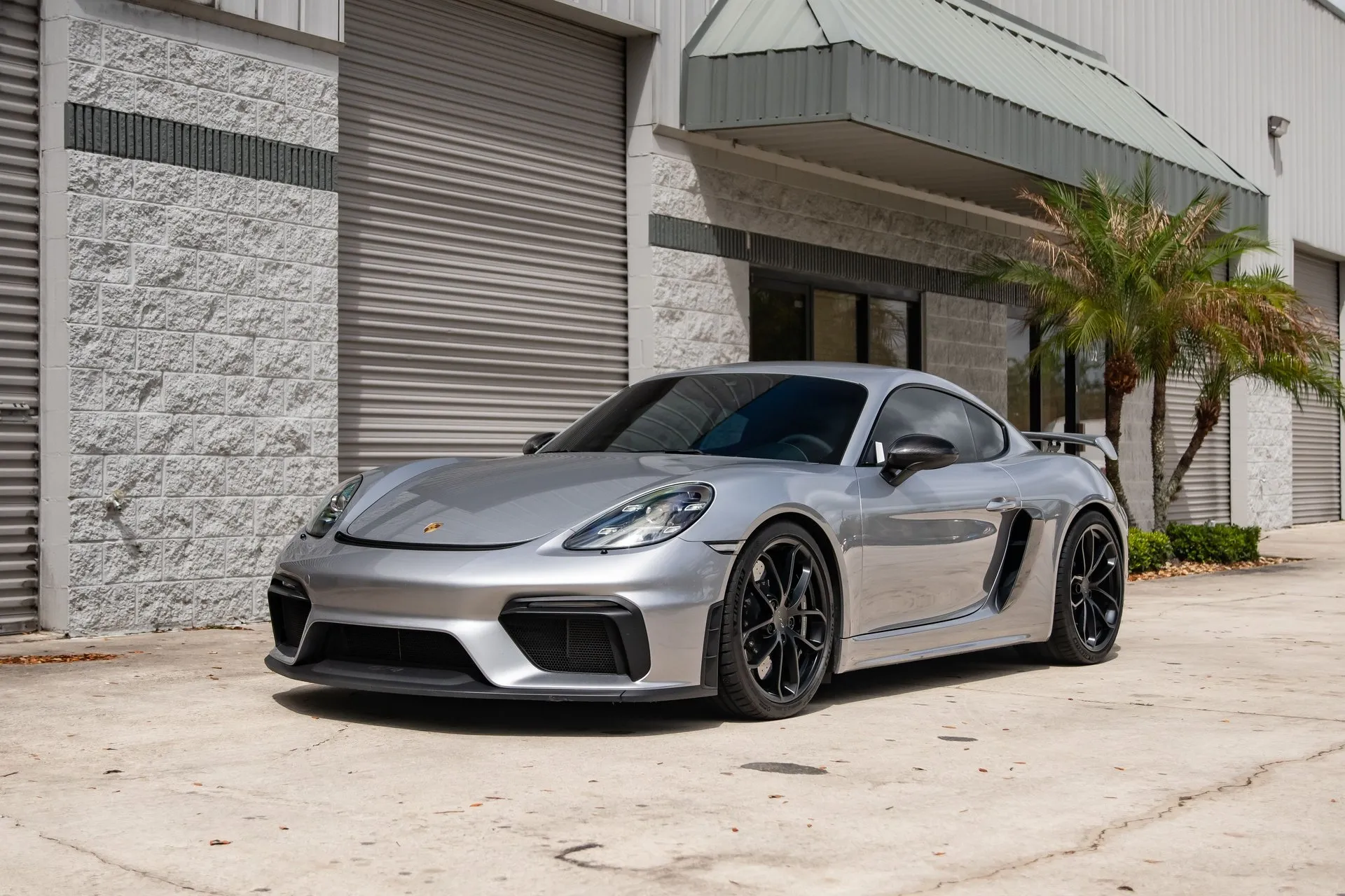 2020 718 Cayman GT4 photo 2