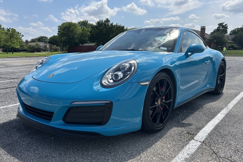 2017 911 Carrera 4S photo 2