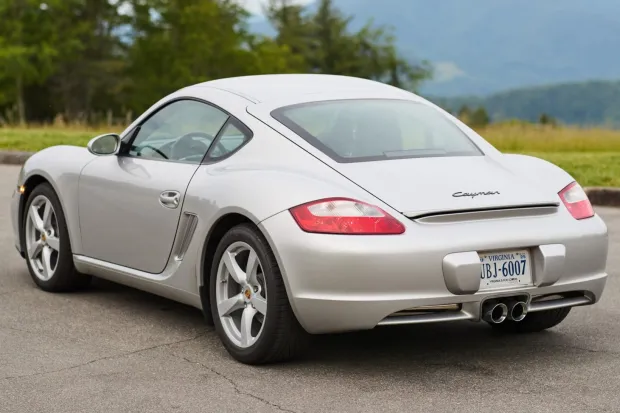 2008 Cayman Base photo 2