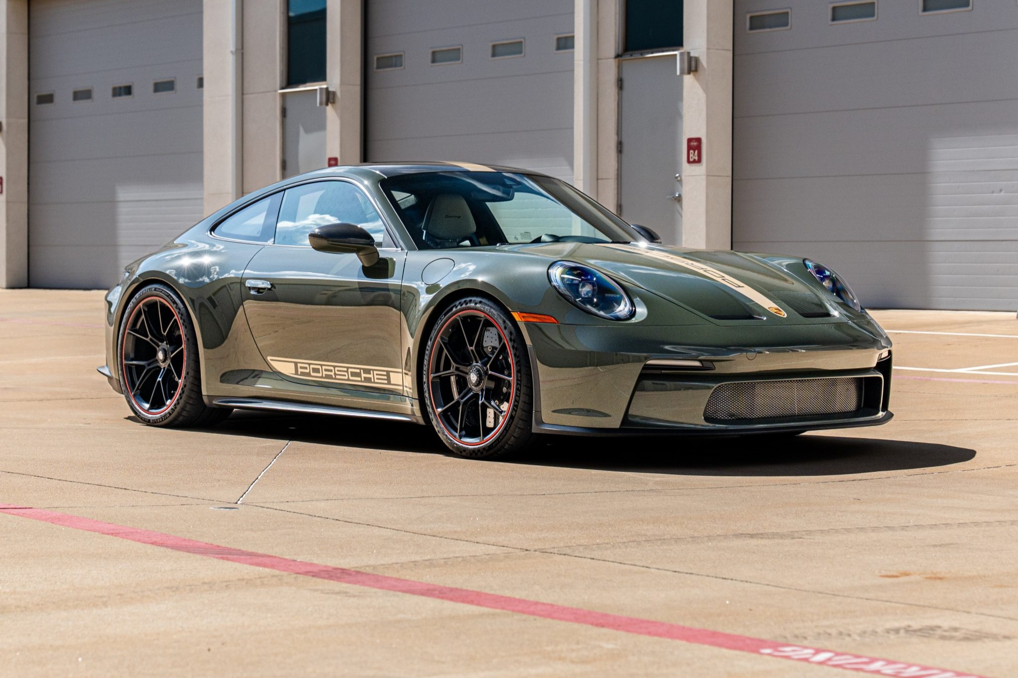 2022 911 GT3 Touring photo 2