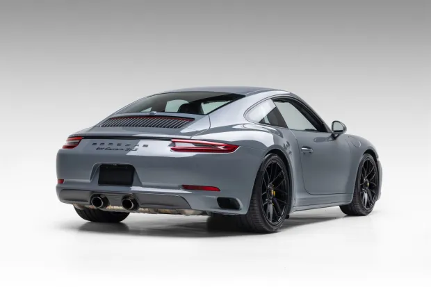 2018 911 Carrera GTS photo 2