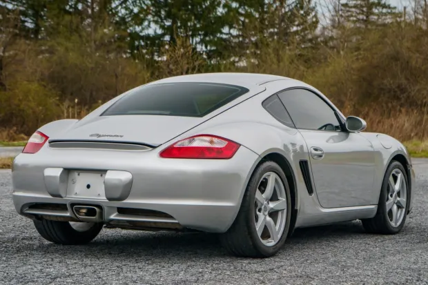 2008 Cayman Base photo 2