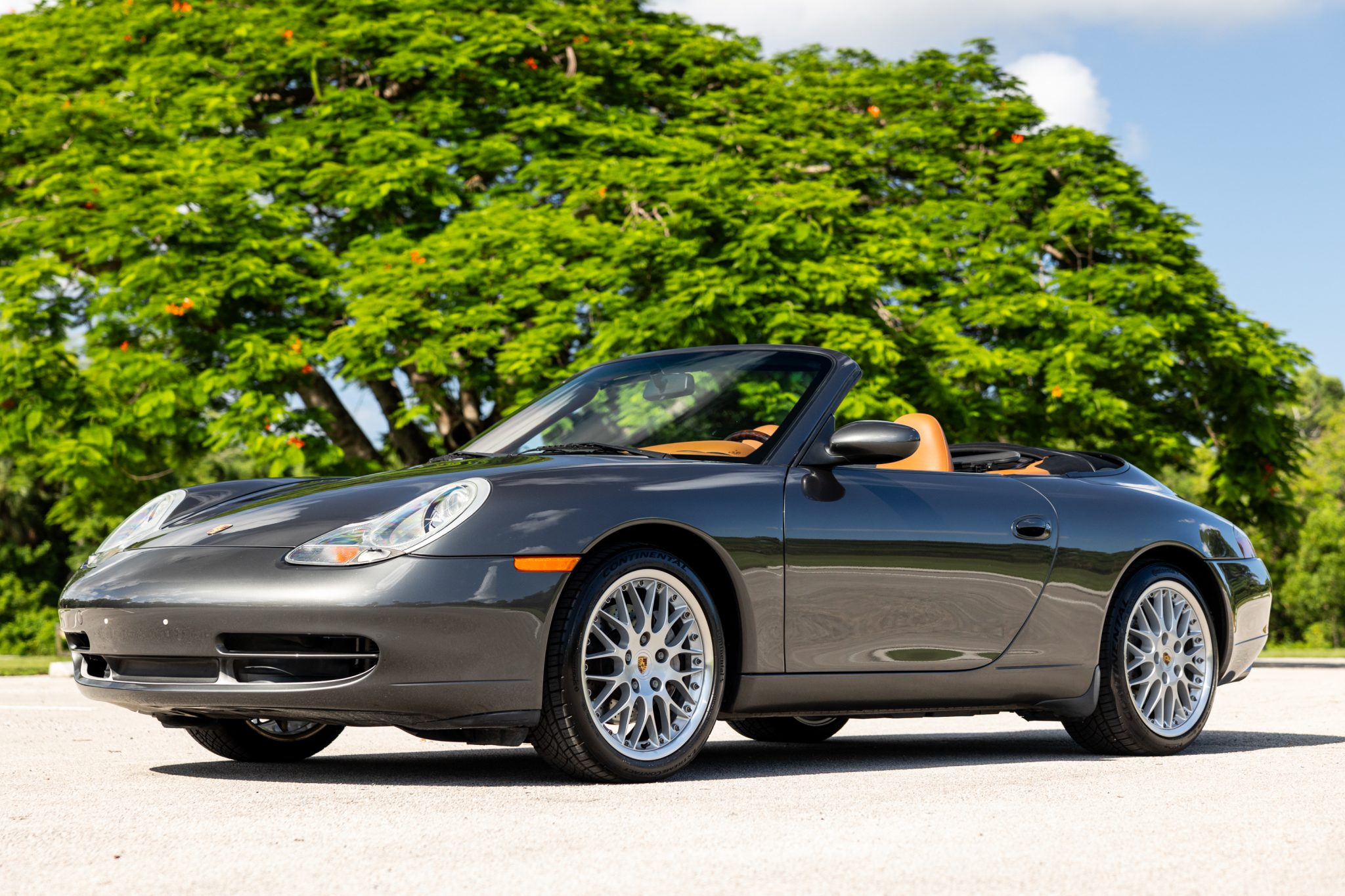 2001 911 Carrera 4 Cabriolet photo 2